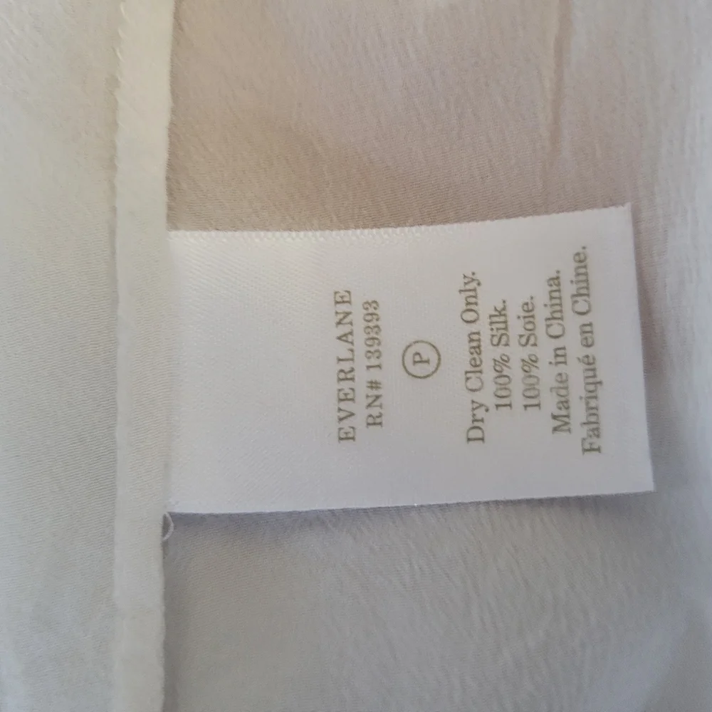 Everlane The Clean Silk V Neck ¾ Sleeve Blouse 6 - Picture 11 of 11